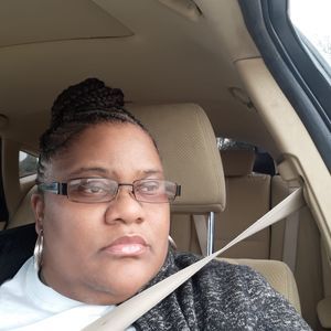 Meet your Posher, Debora